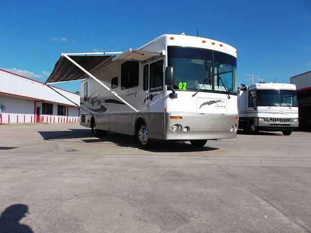 2002 Winnebago Journey Photo