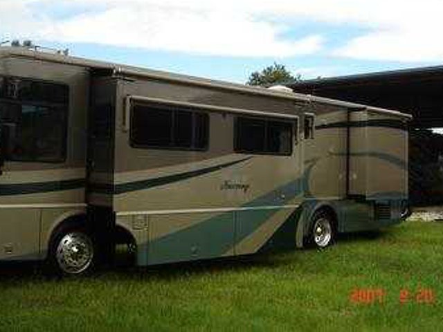 2004 Winnebago Journey Photo
