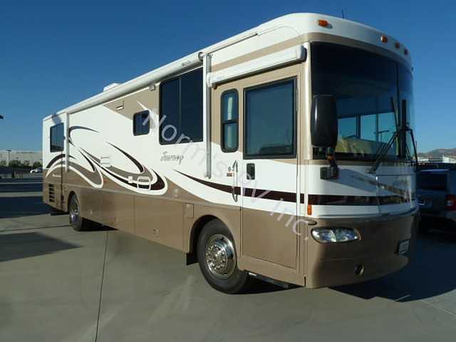 2006 Winnebago Journey Photo