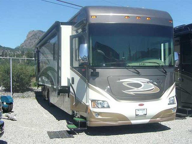 2012 Winnebago Journey Photo