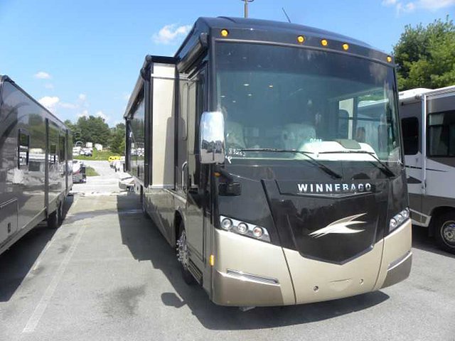 2015 Winnebago Journey Photo