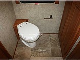 2016 Winnebago Journey Photo #18
