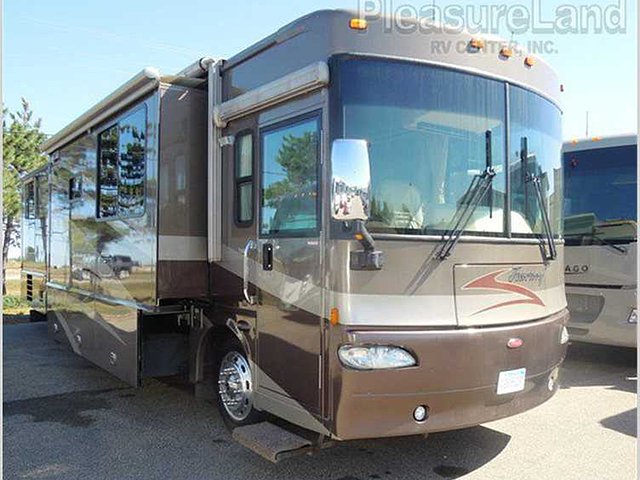 2006 Winnebago Journey Photo