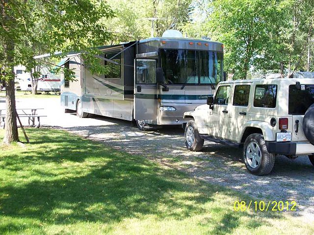 2004 Winnebago Journey Photo