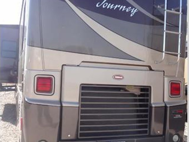 2008 Winnebago Journey Photo