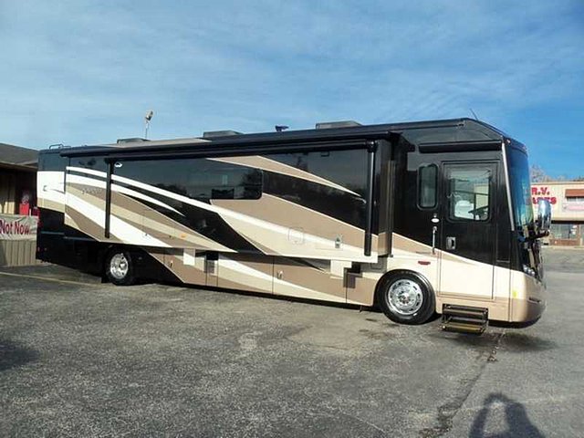 2015 Winnebago Journey Photo