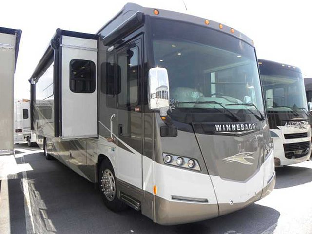 2015 Winnebago Journey Photo