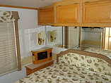 2002 Winnebago Journey DL Photo #19