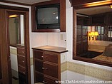 2002 Winnebago Journey DL Photo #24