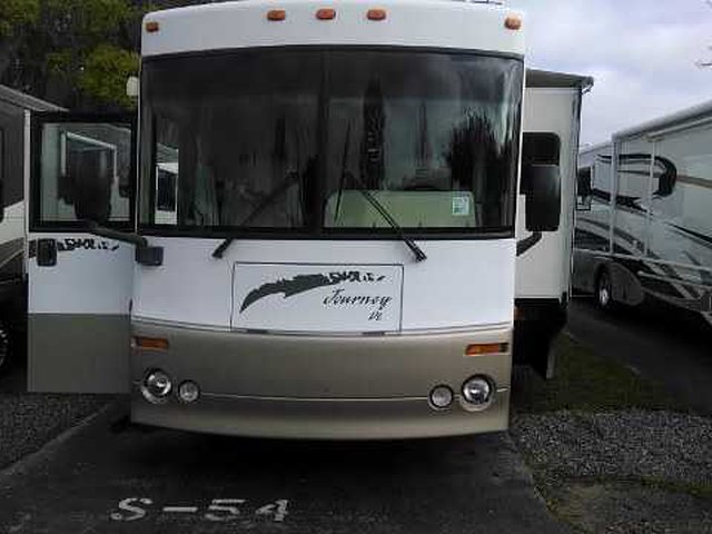 2002 Winnebago Journey DL Photo
