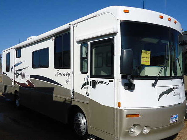 2002 Winnebago Journey DL Photo