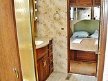 2001 Winnebago Journey DL Photo #25