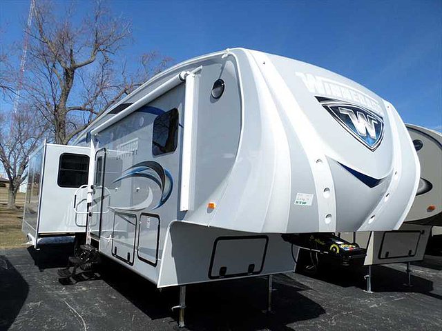 2016 Winnebago Latitude Photo