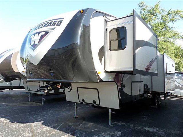 2015 Winnebago Latitude Photo