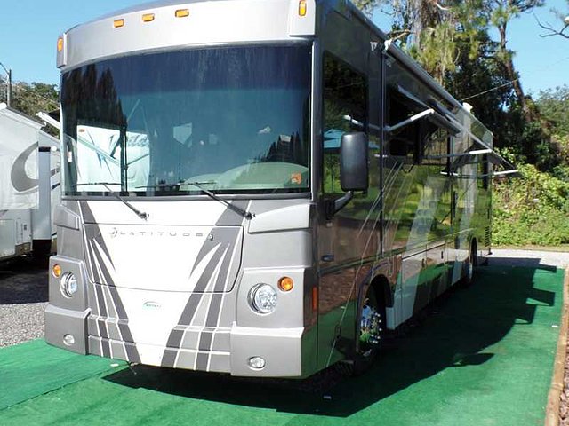 2008 Winnebago Latitude Photo