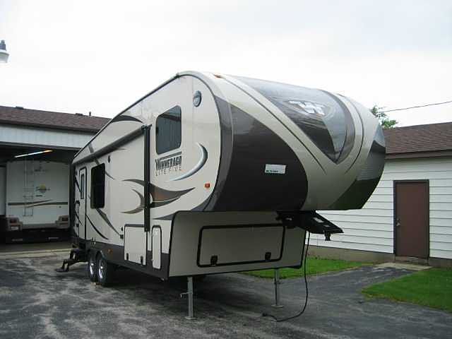 2014 Winnebago Lite Five Photo