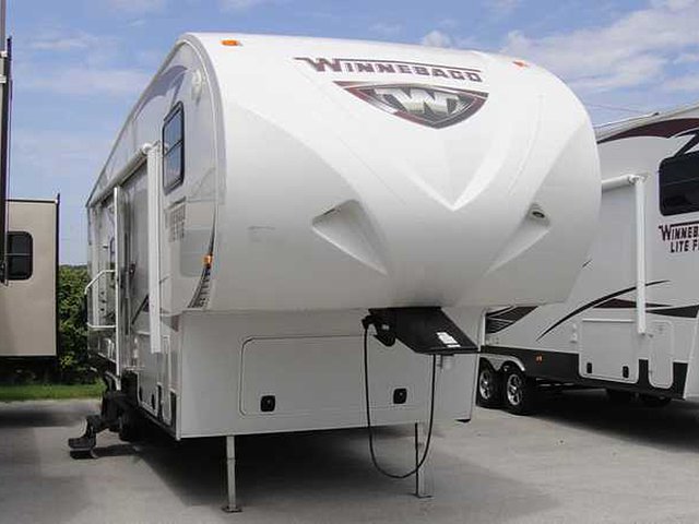 2012 Winnebago Lite Five Photo