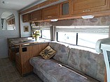 2005 Winnebago Minnie Photo #9