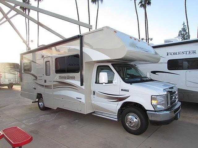 2015 Winnebago Minnie Photo