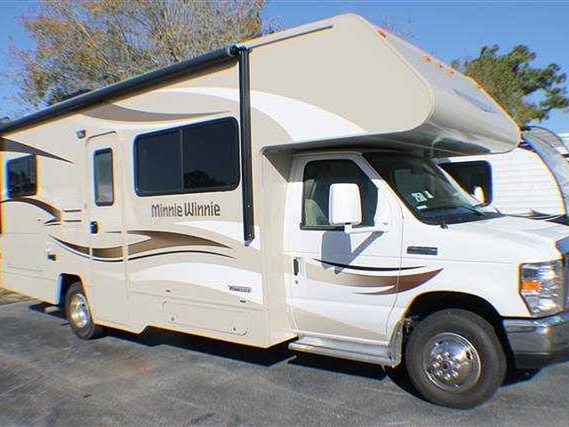 2015 Winnebago Minnie Photo