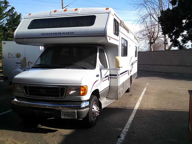 2005 Winnebago Minnie Photo