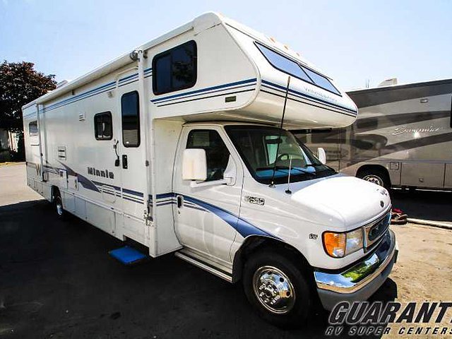 2003 Winnebago Minnie Photo