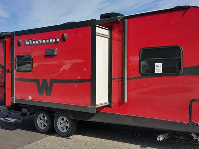 2015 Winnebago Minnie Photo