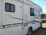 2002 Winnebago Minnie Winnie Photo #5