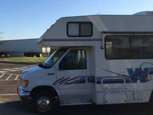 1996 Winnebago Minnie Winnie Photo