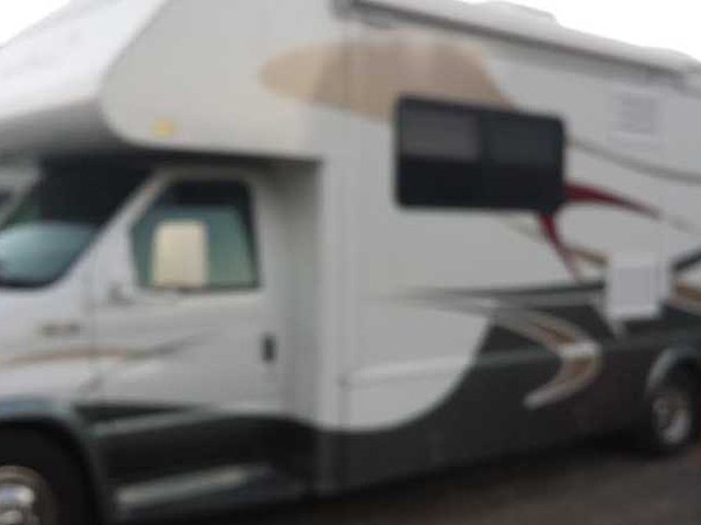 2005 Winnebago Minnie Winnie Photo