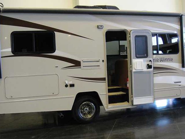 2015 Winnebago Minnie Winnie Photo