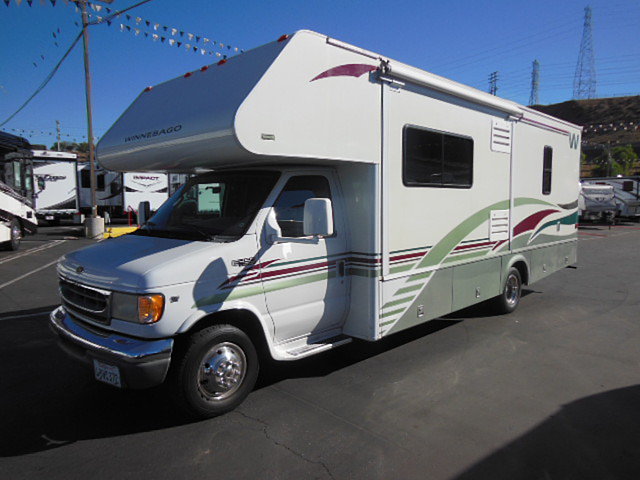 2001 Winnebago Minnie Winnie Photo