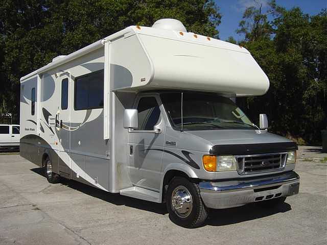 2006 Winnebago Minnie Winnie Photo