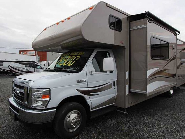2014 Winnebago Minnie Winnie Photo