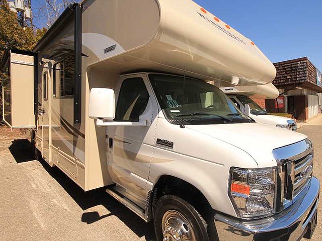 2015 Winnebago Minnie Winnie Photo