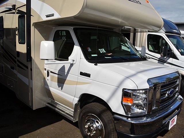 2016 Winnebago Minnie Winnie Photo