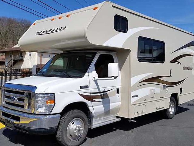 2015 Winnebago Minnie Winnie Photo
