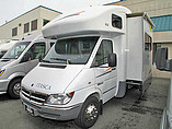 2006 Winnebago Navion Photo #2