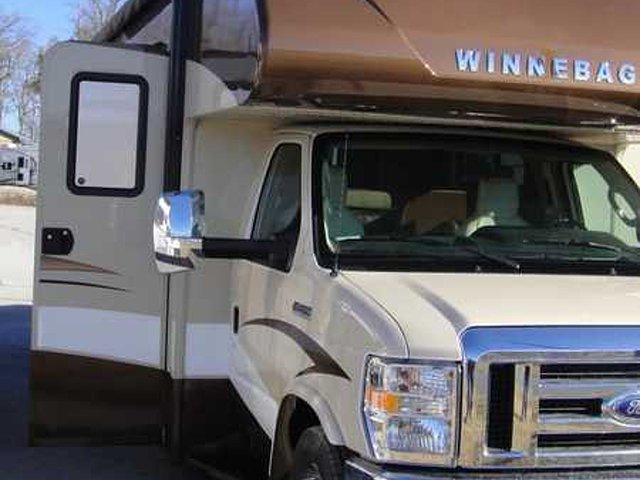 2015 Winnebago Minnie Winnie Premier Photo