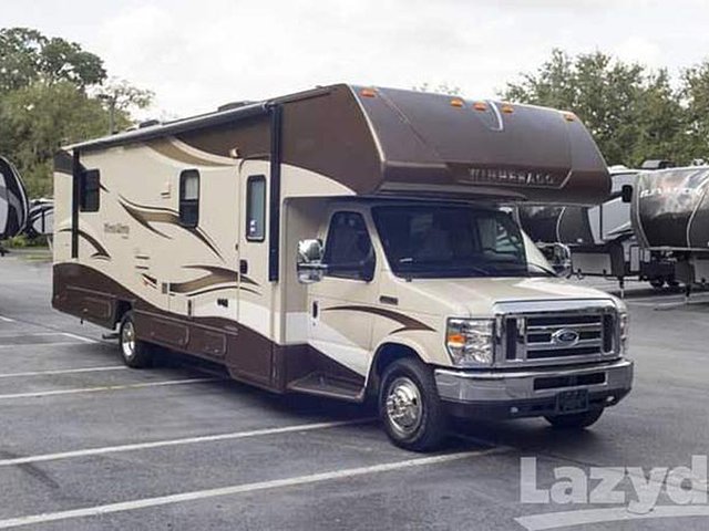 2015 Winnebago Minnie Winnie Premier Photo