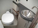 2015 Winnebago Navion Photo #9