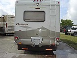 2008 Winnebago Outlook Photo #9