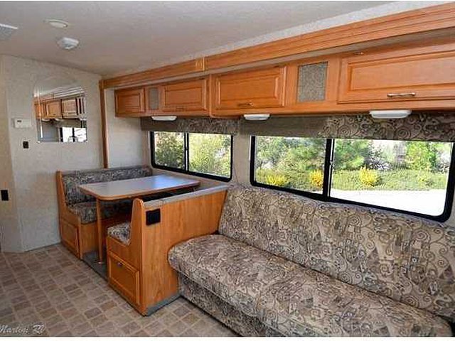 06 Winnebago Outlook