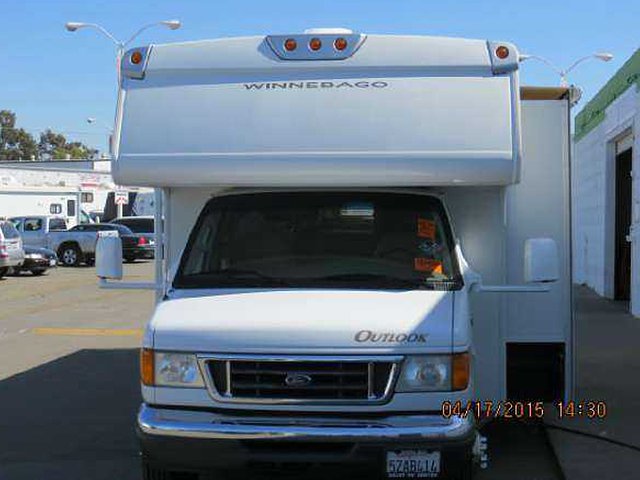 07 Winnebago Outlook