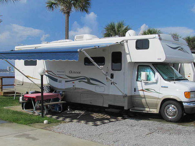 2007 Winnebago Outlook Photo