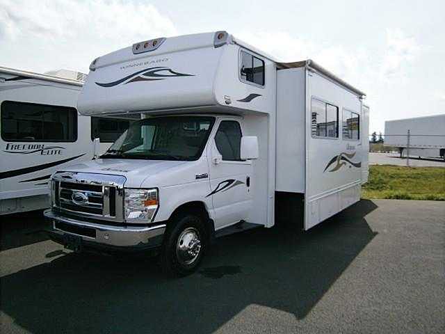 2008 Winnebago Outlook Photo