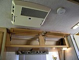 2004 Winnebago Rialta Photo #21