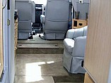 2005 Winnebago Rialta Photo #17