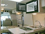 2005 Winnebago Rialta Photo #8