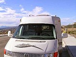 2005 Winnebago Rialta Photo #3